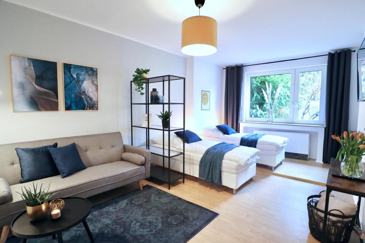 Sapphire Apartment: Free Parking + Netflix + Bathtub Essen Extérieur photo