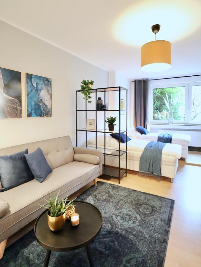 Sapphire Apartment: Free Parking + Netflix + Bathtub Essen Extérieur photo