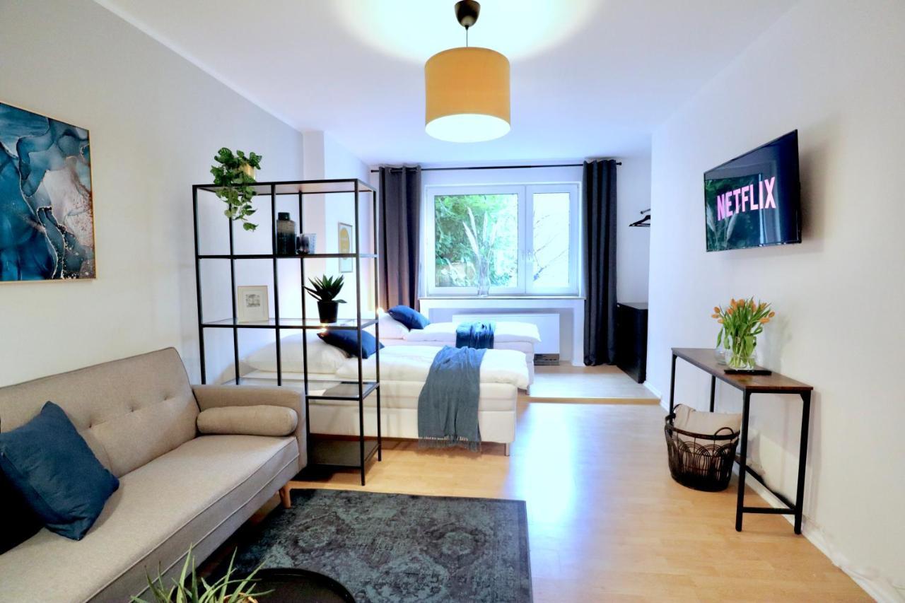 Sapphire Apartment: Free Parking + Netflix + Bathtub Essen Extérieur photo