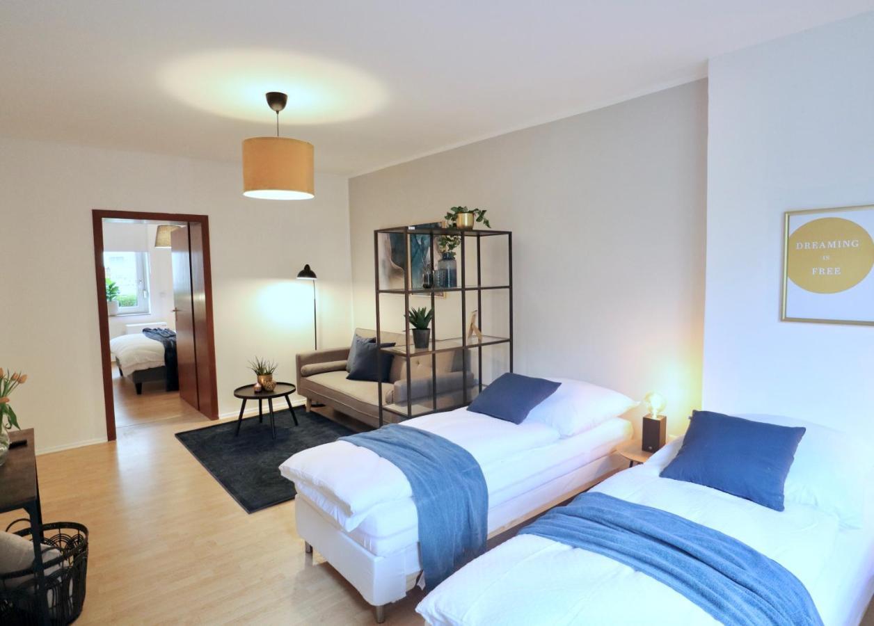 Sapphire Apartment: Free Parking + Netflix + Bathtub Essen Extérieur photo