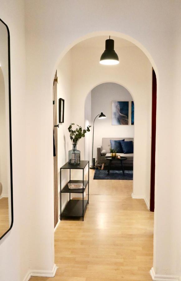 Sapphire Apartment: Free Parking + Netflix + Bathtub Essen Extérieur photo