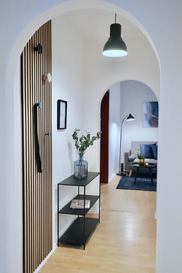 Sapphire Apartment: Free Parking + Netflix + Bathtub Essen Extérieur photo
