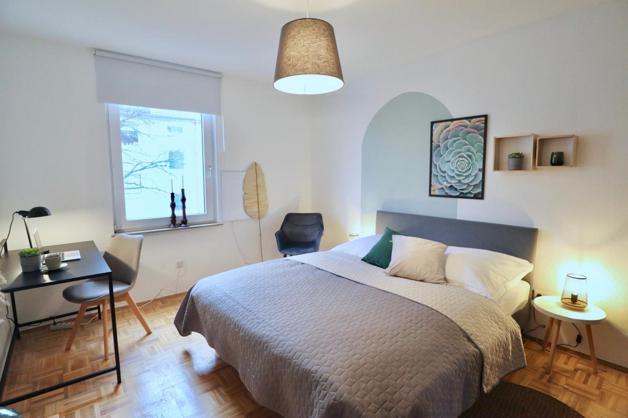 Sapphire Apartment: Free Parking + Netflix + Bathtub Essen Extérieur photo