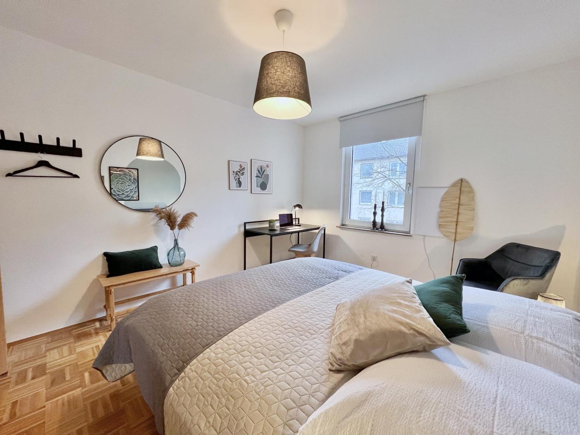 Sapphire Apartment: Free Parking + Netflix + Bathtub Essen Extérieur photo