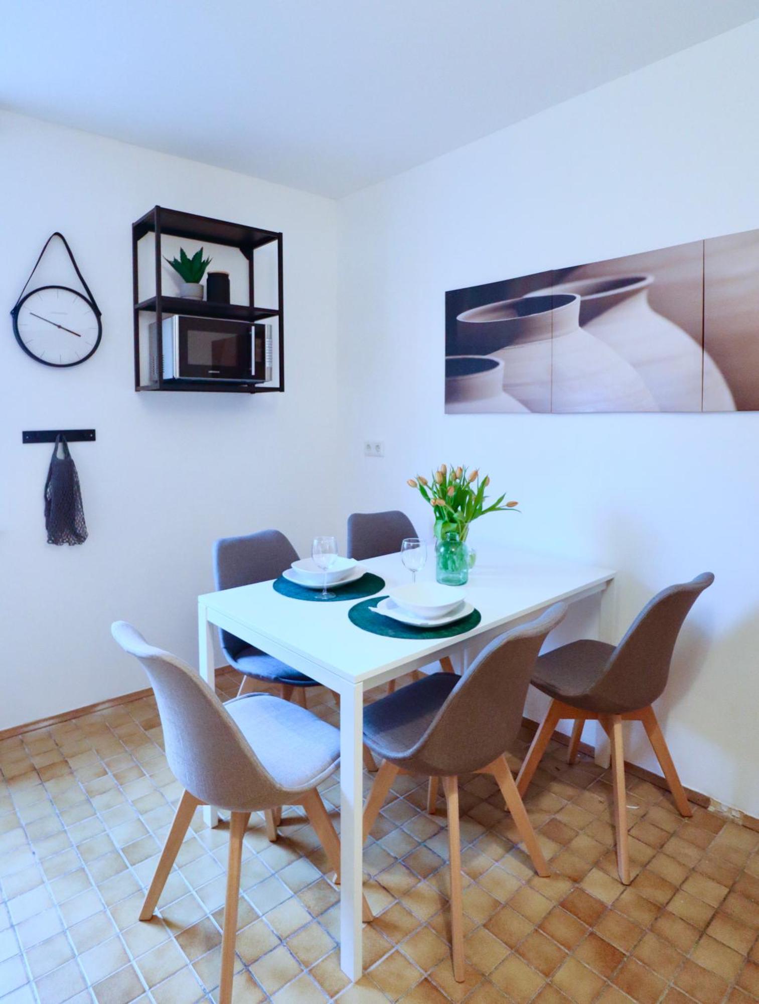 Sapphire Apartment: Free Parking + Netflix + Bathtub Essen Extérieur photo