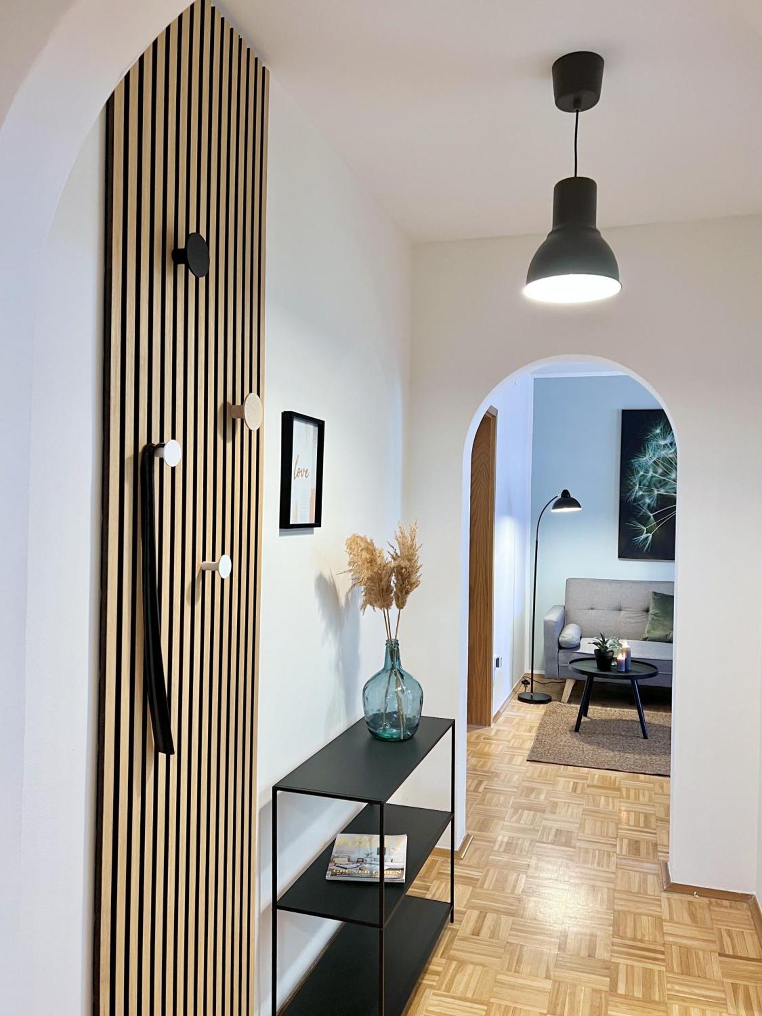 Sapphire Apartment: Free Parking + Netflix + Bathtub Essen Extérieur photo